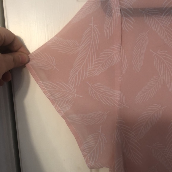 🎉HP🎉 Torrid sheer pink sharkbite top, size 0X. - Picture 6 of 6
